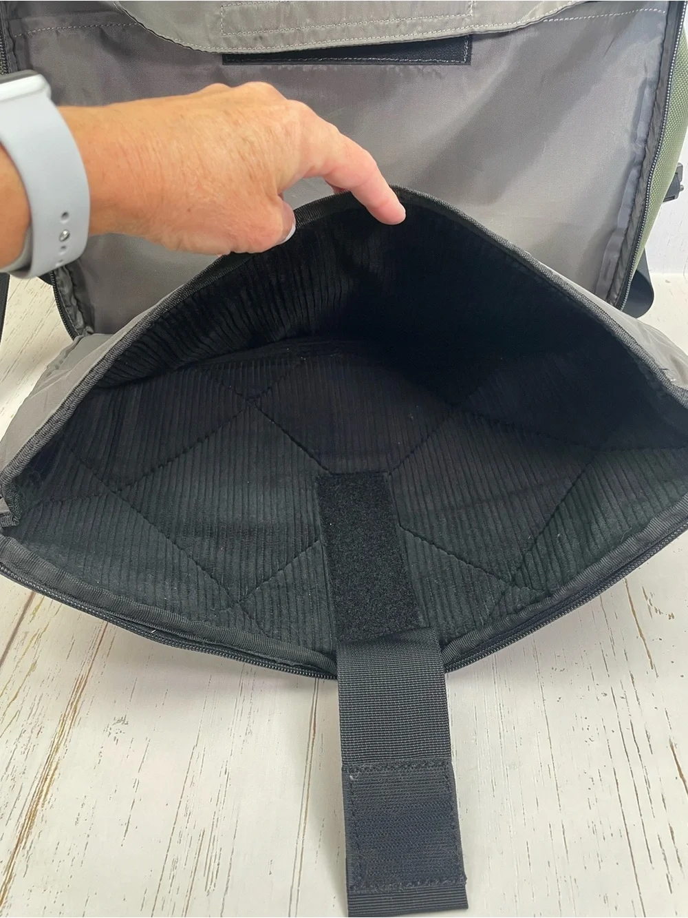 Timbuk2 Classic Messenger Bag Luggage Collection with Trolley Sleeve *Medium